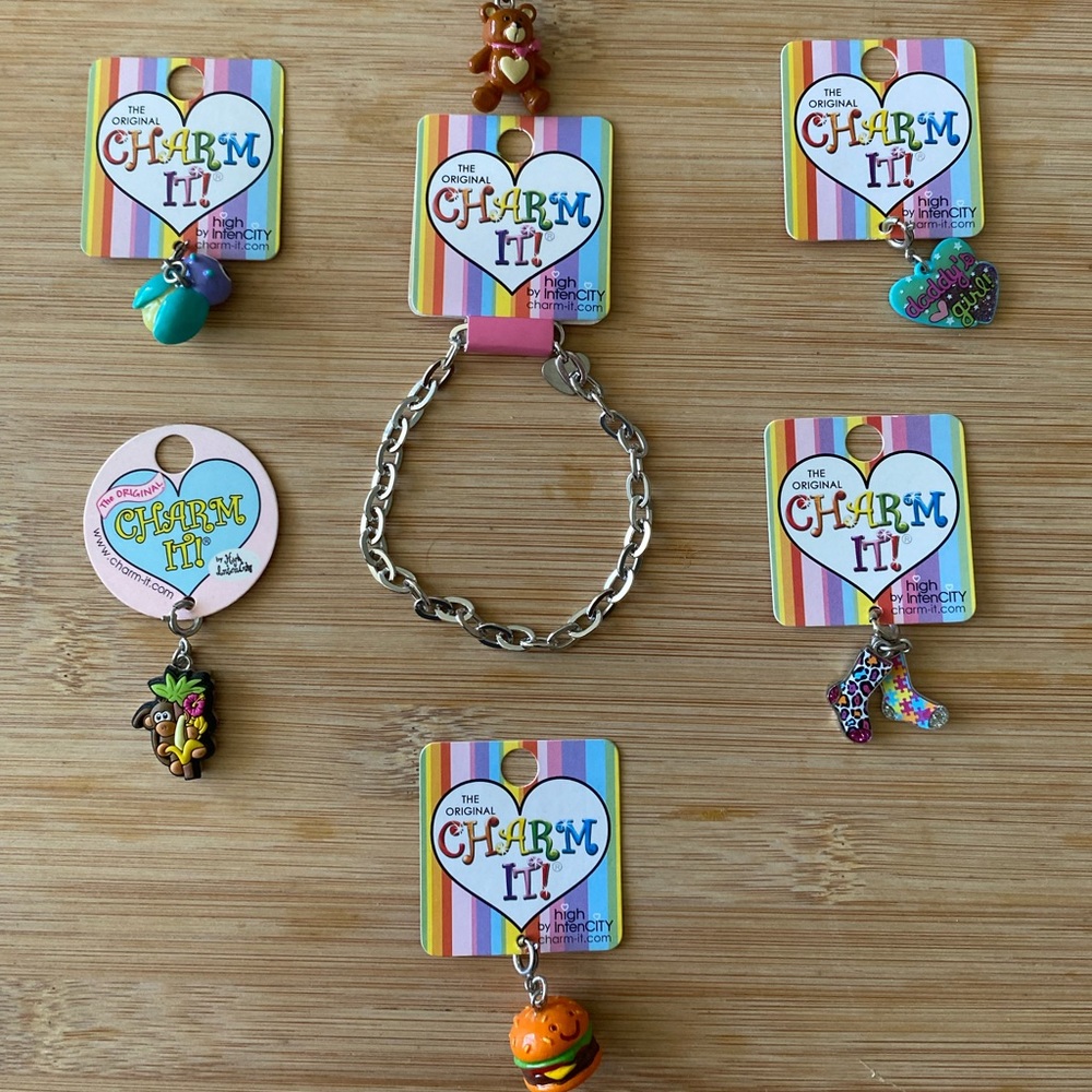 High Intensity charm bracelet with six charms
